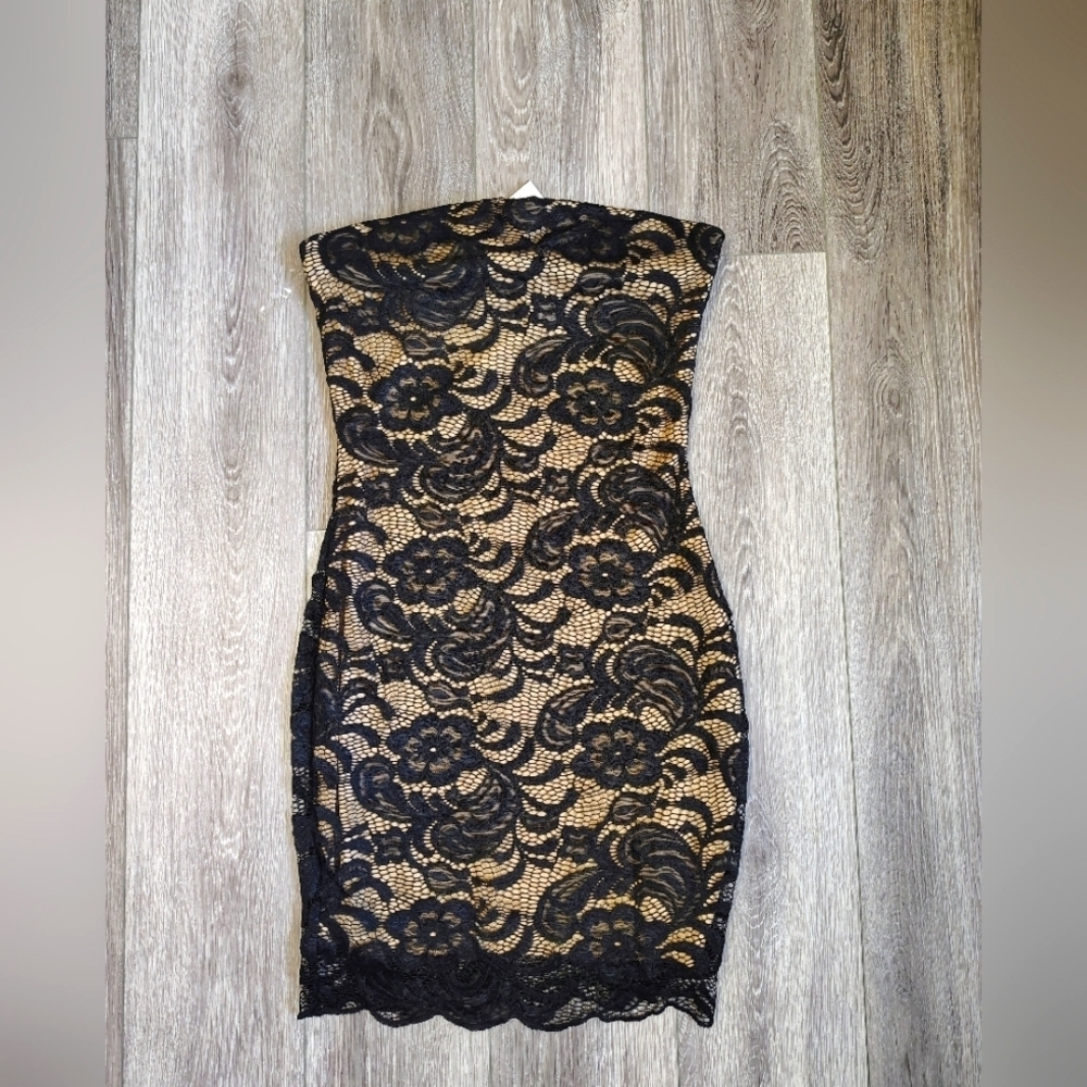 Chic Strapless Black Lace Dress